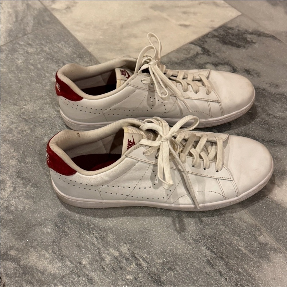Nike Nikecourt Tennis Classic Courted Classic Sneakers White Burgundy Size 11.5